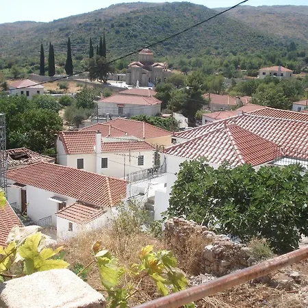 Lillian's Traditional House Кипарисия