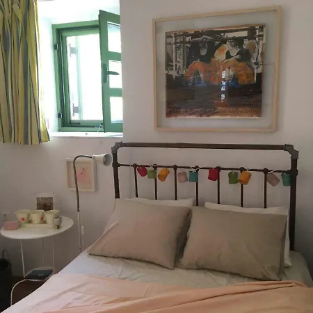 בית נופש Lillian's Traditional House