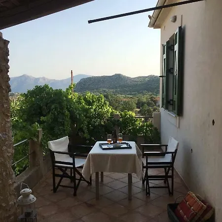 Дом отдыха Lillian's Traditional House