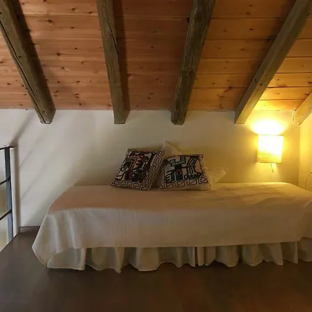 Lillian's Traditional House Дом отдыха Кипарисия