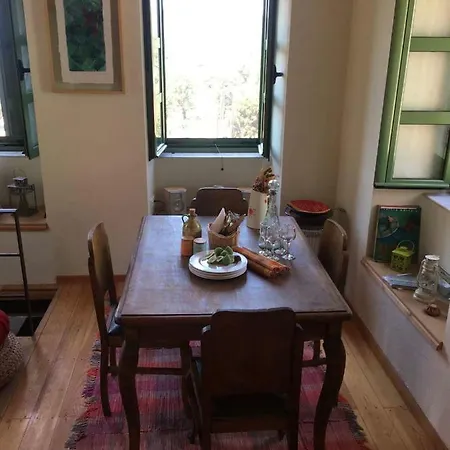 Lillian's Traditional House Дом отдыха Кипарисия